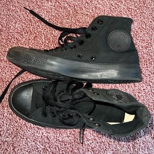 Women’s All Black Converse